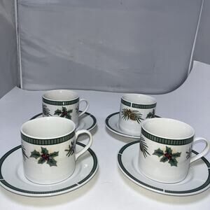 SET OF 4 Fairfield Fine China WINTERGREEN Cups and Saucers. Christmas Holiday